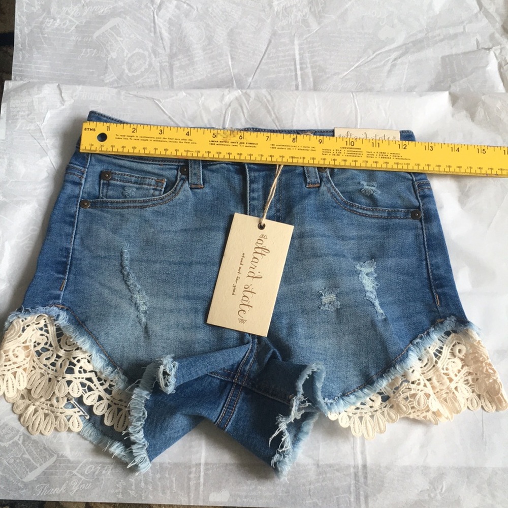 Altar’d State Heartland High waisted shorts - Picture 4 of 7